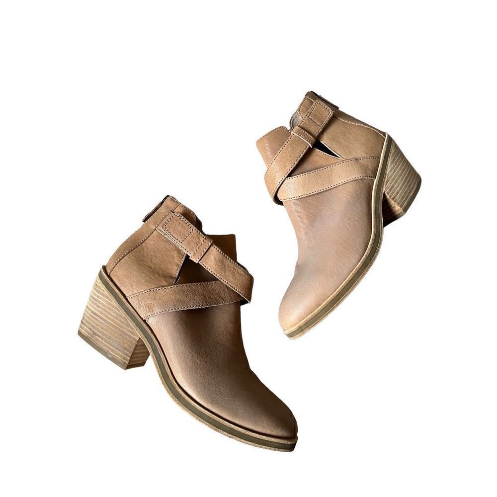 Eileen Fisher Leather Cutout Ankle Booties Boots Tan size 10